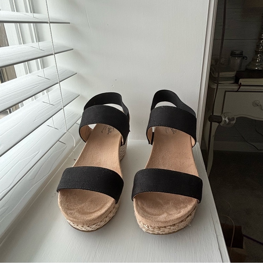 Life Stride black wedge sandals